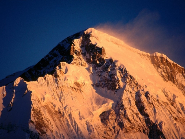Sunrise,_Cho_Oyu,_Khumbu_Region,_Nepal.jpg